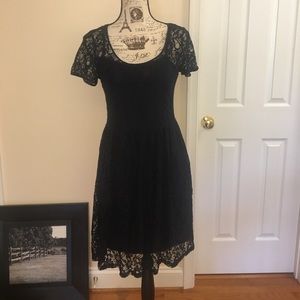 Maison Jules Navy Lace Pleated Cap sleeve Dress M